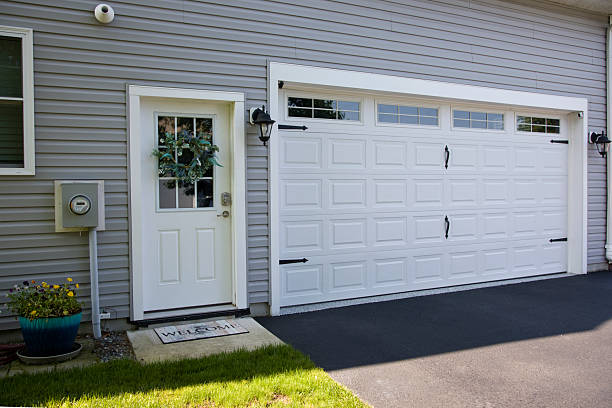 24/7 Emergency Garage Door Panel Replacement experts in Monterey Park, CA